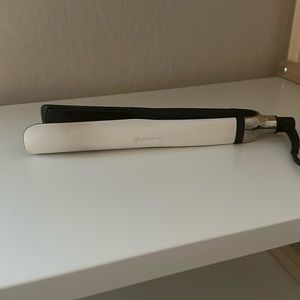 GHD platinum flat iron
